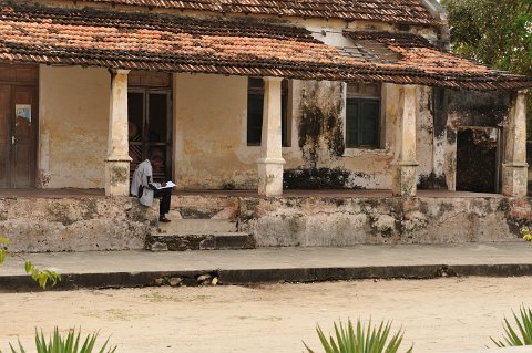 _027208-F2010___6618 Mozambique, Ibo, rue principale