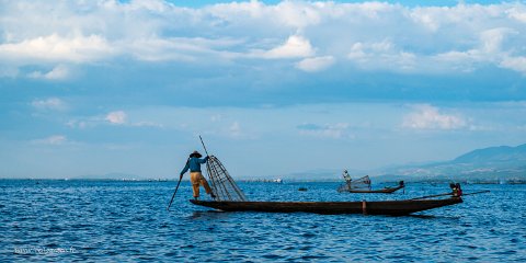 20191122__00289-256 Lac Inle, pêcheur Intha au casier conique