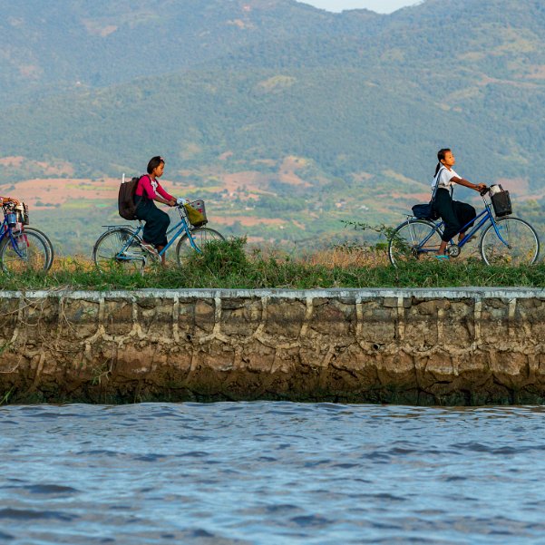 De Bagan au lac Inle Un bref saut de puce en avion vous évite plus de 6h de route entre Bagan et Nyaung Shwe, la ville proche du Lac Inle,...