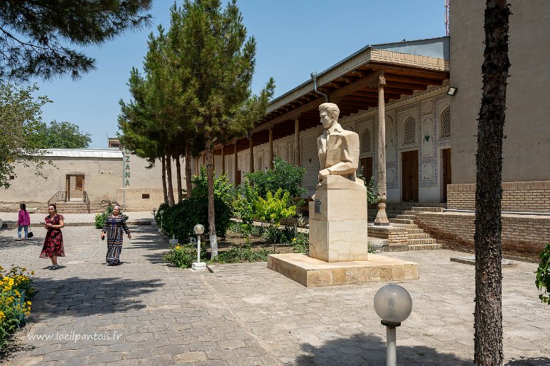 20230521__00155-111 Fayzulla Khodjaev, fils d'un riche marchand de Boukhara (dont c'est ici la maison de 3ha) est né en 1896 et mort en 1938 (éxecuté dans les purges staliniennes)....