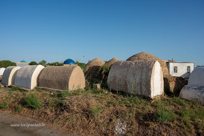 20230520__00086-32 Cimetière autour du Mausolée du cheik Muxtor Vali. De nombreuses tombes concernent des jeunes gens morts durant la guerre en Afghanistan (1979-1989)