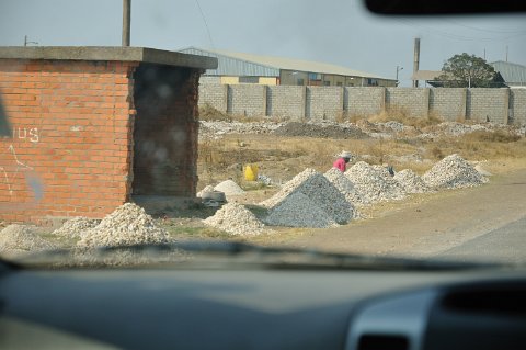 DSD_6150 Zambie, Lusaka, casseurs de cailloux