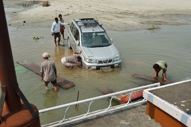 58000F2015___05284 Assam, Bogibeel bridge, sur le Brahmapoutre, le deuxième bac