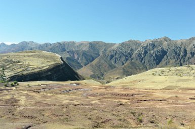 F2016___09780 Cratère de Maragua, vue depuis le cimetière de Maragua.